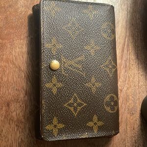 Louis Vuitton Tressor Wallet